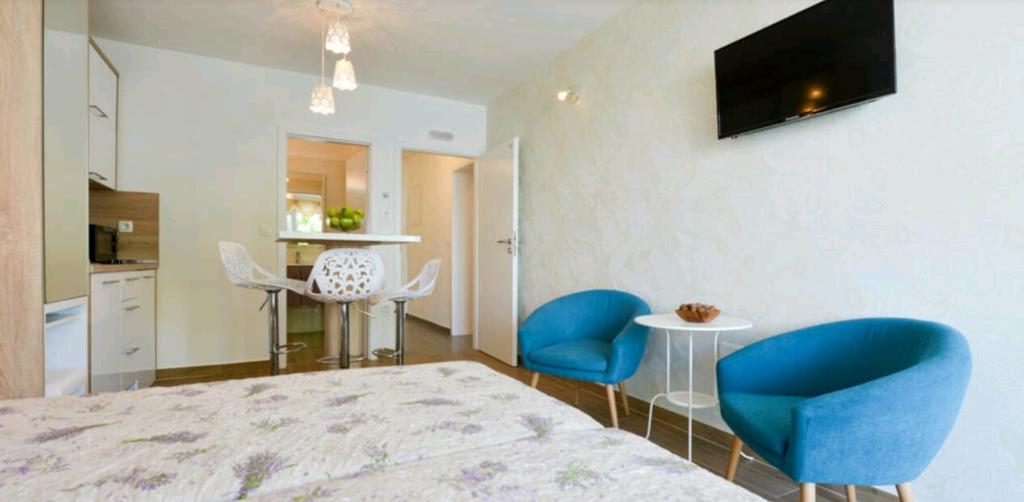 Lavender Apt. W. Balcony In Old Town 扎达尔 外观 照片