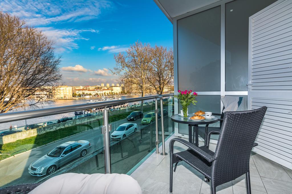 Lavender Apt. W. Balcony In Old Town 扎达尔 外观 照片